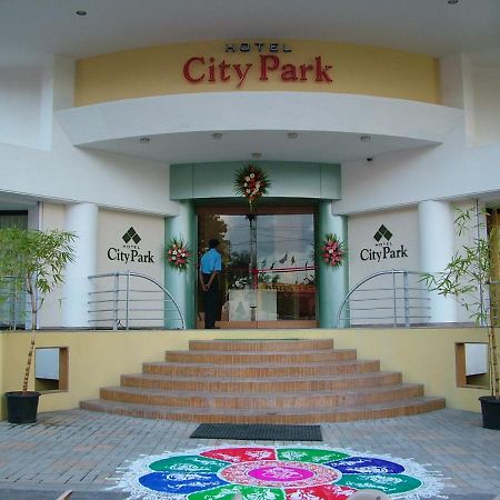 Hotel City Park, โซลาปูร์ ภายนอก รูปภาพ