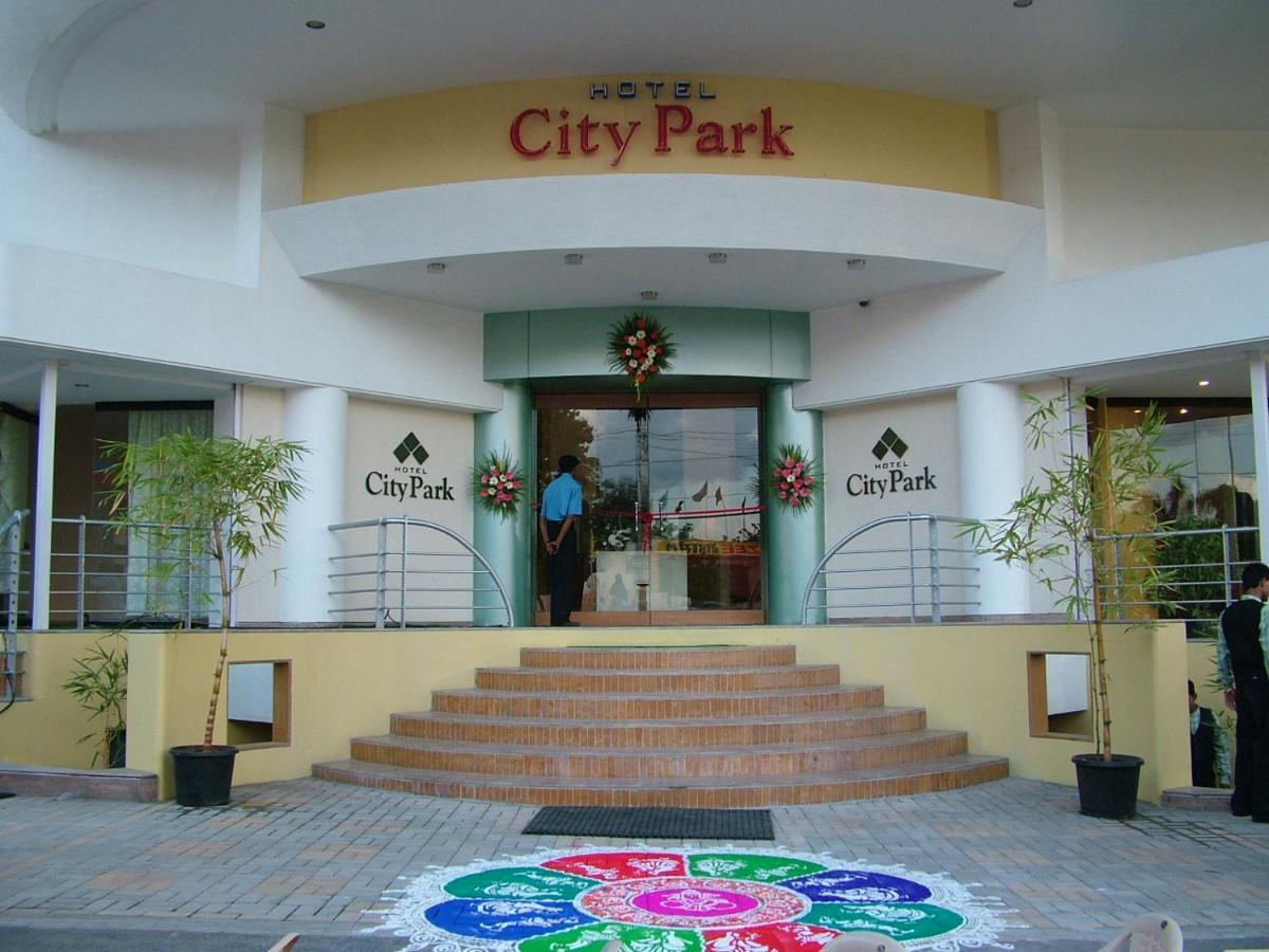 Hotel City Park, โซลาปูร์ ภายนอก รูปภาพ