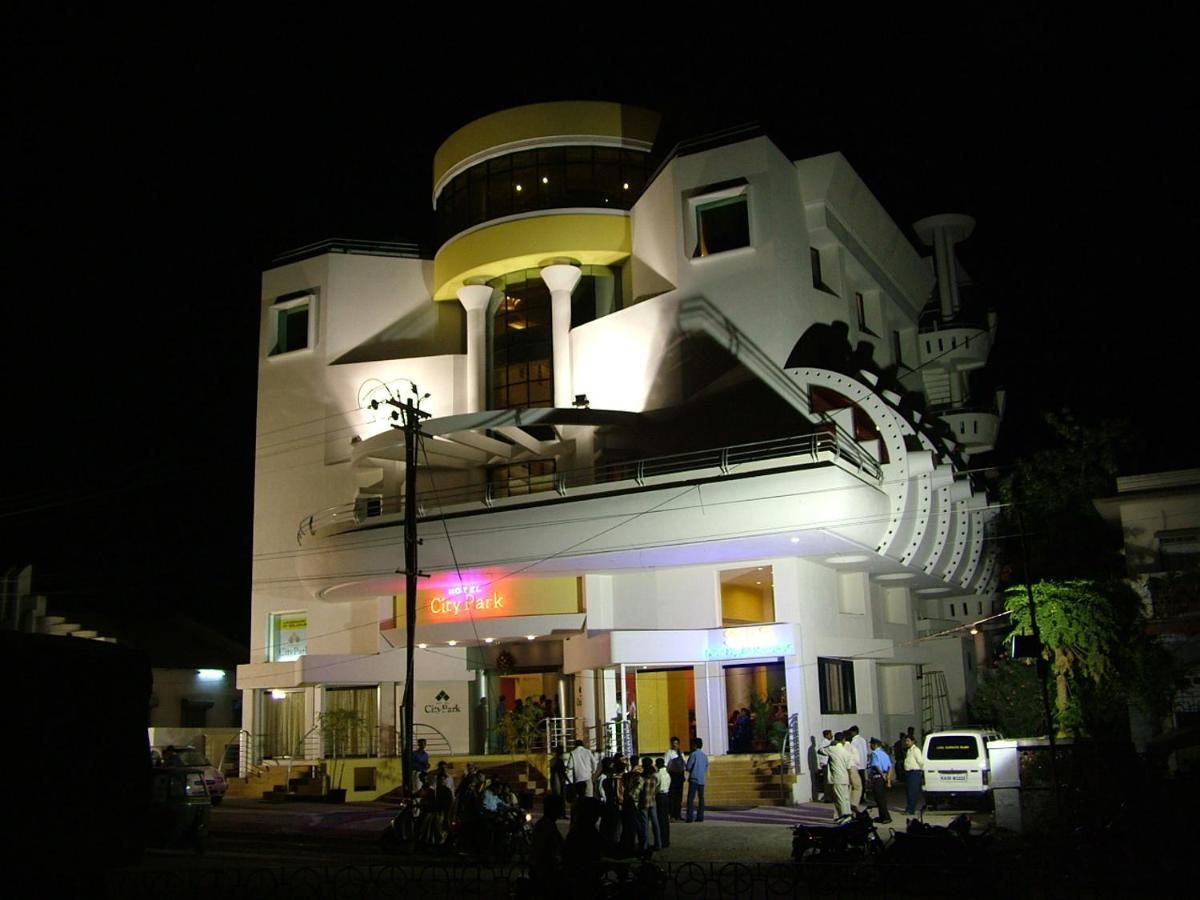 Hotel City Park, โซลาปูร์ ภายนอก รูปภาพ
