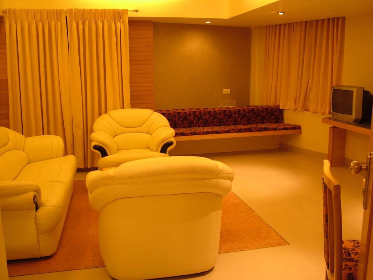Hotel City Park, โซลาปูร์ ภายนอก รูปภาพ