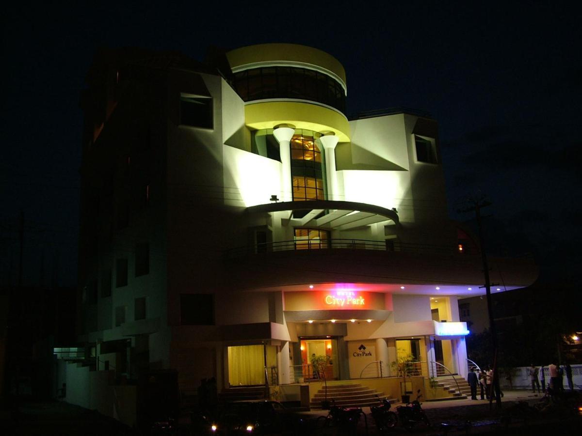 Hotel City Park, โซลาปูร์ ภายนอก รูปภาพ